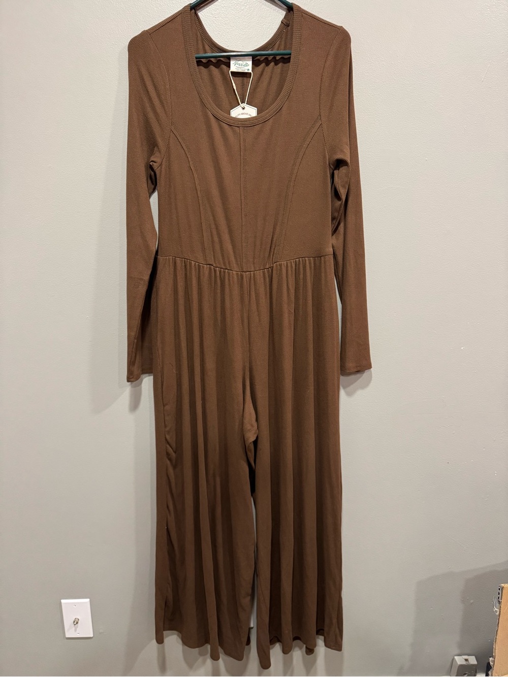 NWT New In Wide Leg Chocolate Brown Long Sleeve Jumpsuit Size Large - Picture 2 of 10